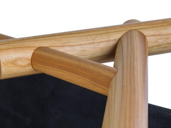 Musta Whiskey Chair kolmioliitos